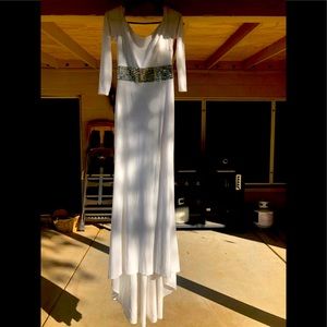 Beautiful long sleeve white Jovani Dress Moviestar